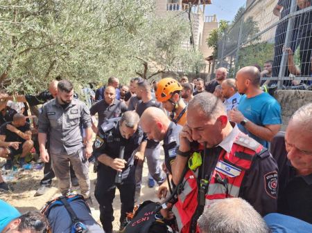 مصرع رجل إنقاذ وعامل وقعا في بئر في دير الأسد